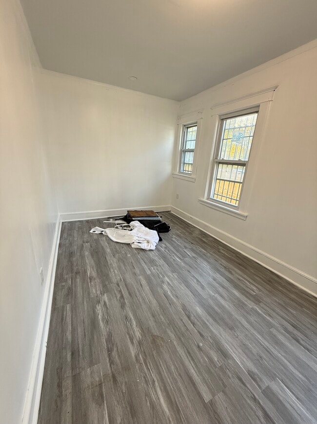 16 N 7th St, Unit 1 in Paterson, NJ - Foto de edificio - Building Photo