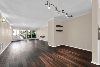 837 N W Knoll Dr in West Hollywood, CA - Building Photo - Building Photo