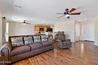 22601 Weaver Valley Dr in Congress, AZ - Building Photo - Building Photo