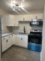 7901 Camargo Rd in Cincinnati, OH - Building Photo