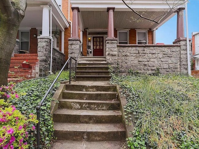 3301 Guilford Ave, Unit Apartment 1 in Baltimore, MD - Building Photo - Building Photo