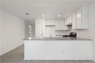 14030 Rooster Run in San Antonio, TX - Foto de edificio - Building Photo