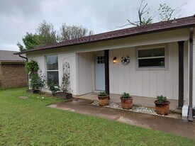 3204 NE 10th St in Mineral Wells, TX - Building Photo