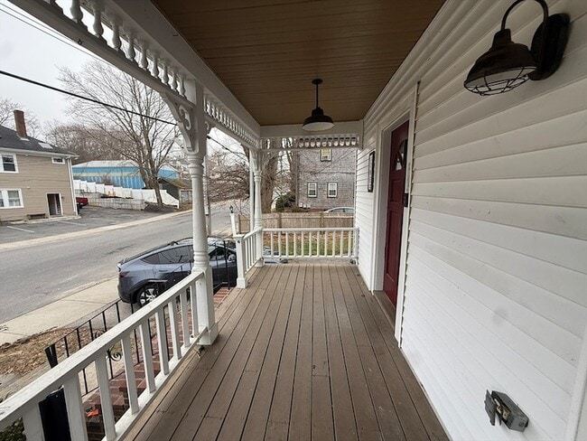 1 Stafford St, Unit 1 in Plymouth, MA - Foto de edificio - Building Photo