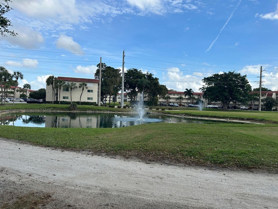 8980 S Hollybrook Blvd in Pembroke Pines, FL - Building Photo