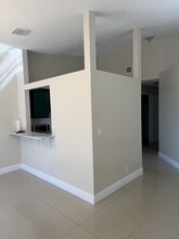 3648 NW 83rd Ln in Sunrise, FL - Building Photo - Building Photo