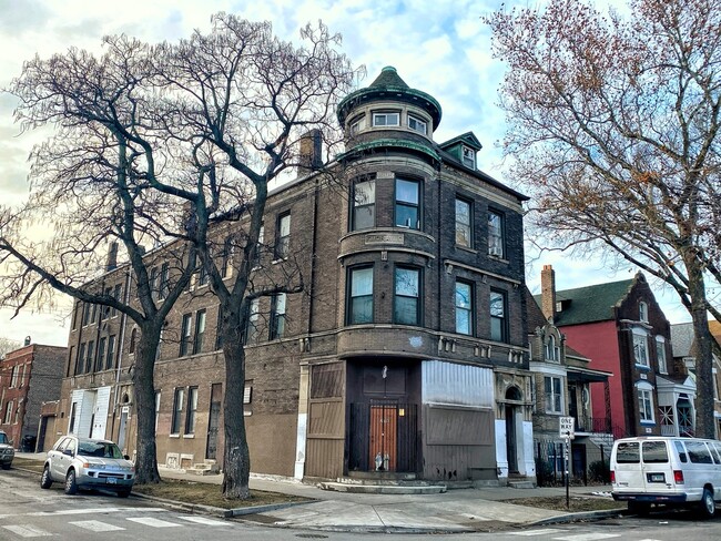 2358 S St. Louis Ave in Chicago, IL - Building Photo - Building Photo