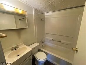 5438 Chapel Rd in Madison, OH - Building Photo - Building Photo