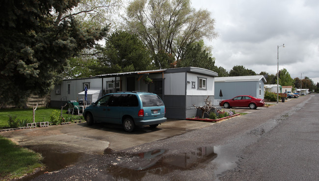 Cameo Mobile Estates in Twin Falls, ID - Building Photo - Building Photo