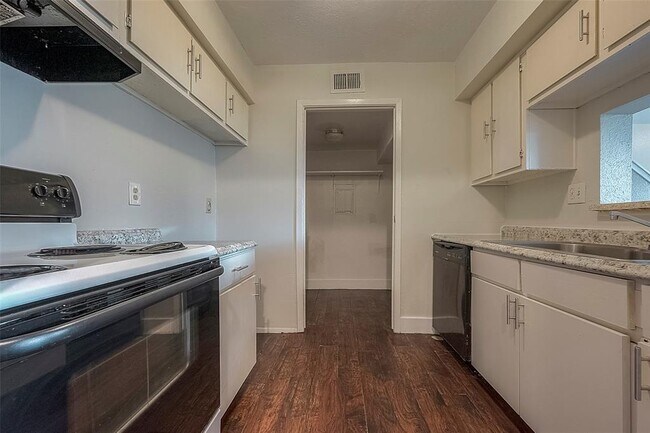 12655 Ashford Meadow Dr-Unit -A in Houston, TX - Building Photo - Building Photo