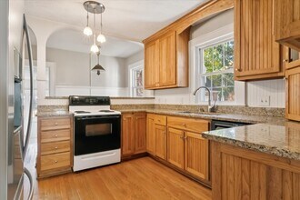 75 Lodge Rd in Poquoson, VA - Foto de edificio - Building Photo