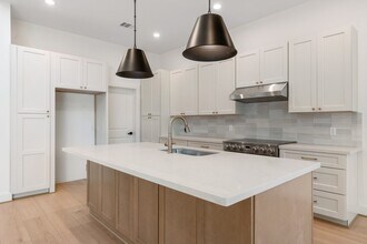 1420 Flamingo St in Conroe, TX - Building Photo - Building Photo