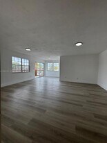 11840 NE 19th Dr in North Miami, FL - Building Photo