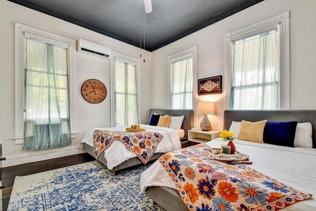 319 E Courtland Pl in San Antonio, TX - Building Photo - Building Photo