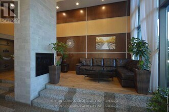 88 Grangeway Ave in Toronto, ON - Building Photo - Building Photo