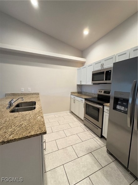 3803 Chiquita Blvd S in Cape Coral, FL - Foto de edificio - Building Photo