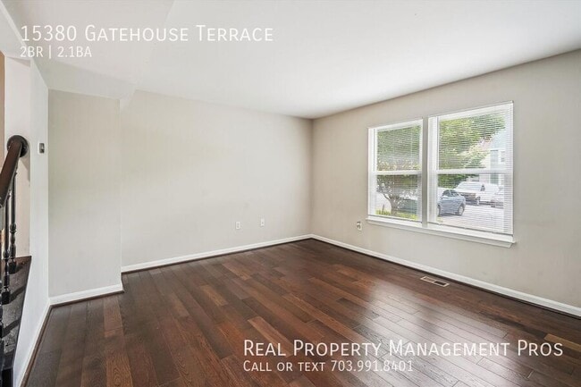 15380 Gatehouse Terrace in Woodbridge, VA - Foto de edificio - Building Photo