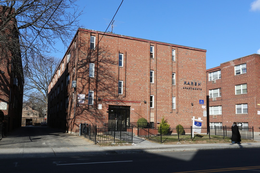 Garden Hill Apartments in Hartford, CT - Building Photo
