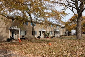 Seaway Townhomes in Windsor, ON - Building Photo - Building Photo