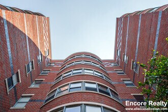 100 Jersey St in Boston, MA - Foto de edificio - Building Photo