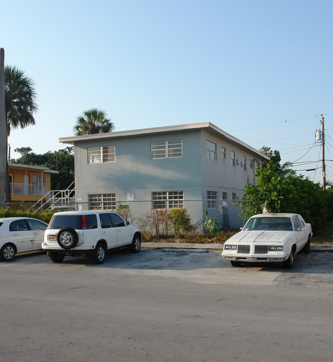 2780 SW 2nd St in Fort Lauderdale, FL - Foto de edificio - Building Photo