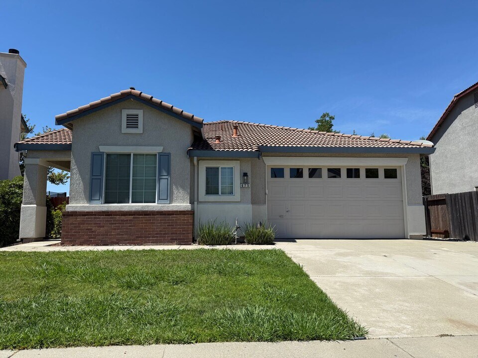 675 Bridgeford Dr in Roseville, CA - Building Photo
