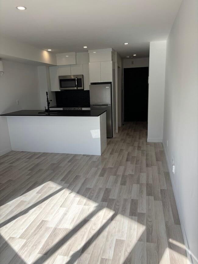 property at 4820 De La Côte-Sainte-Catherine Ch