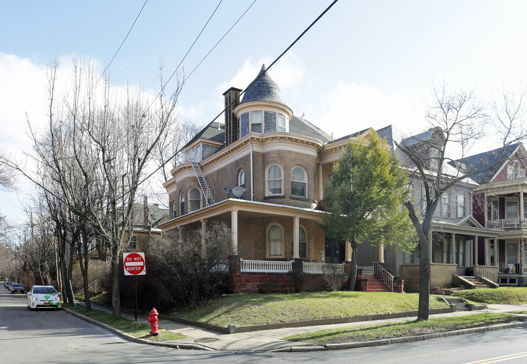 1001 Union St in Schenectady, NY - Building Photo