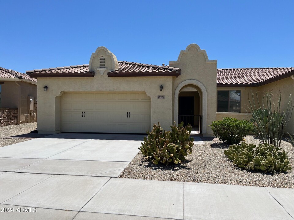 17701 W Cedarwood Ln in Goodyear, AZ - Building Photo