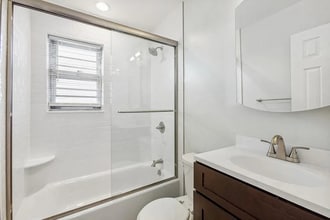 314 Oakwood Ave in Orange, NJ - Building Photo - Building Photo