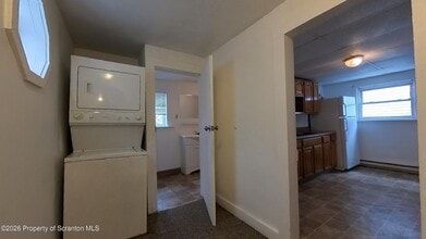 326 N Hyde Park Ave in Scranton, PA - Building Photo - Building Photo