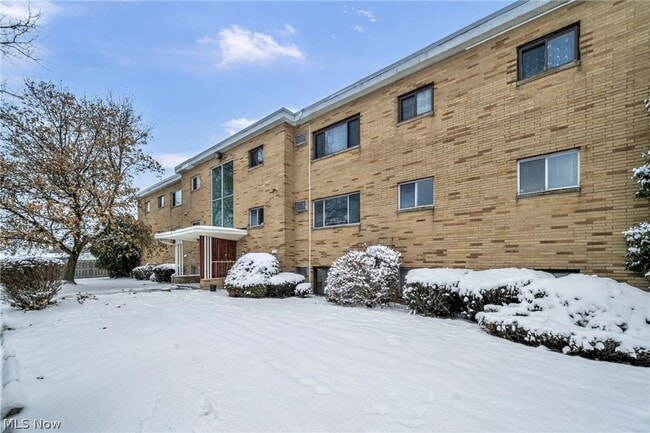 5200 Royalton Rd in North Royalton, OH - Building Photo - Building Photo