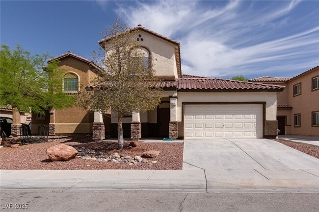 property at 3636 E Carisbrook Dr