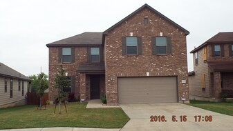 6015 Clematis Trail in San Antonio, TX - Building Photo