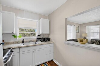 363 Sheffield O in West Palm Beach, FL - Building Photo - Building Photo