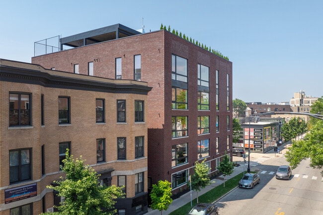 The Base in Chicago, IL - Foto de edificio - Building Photo