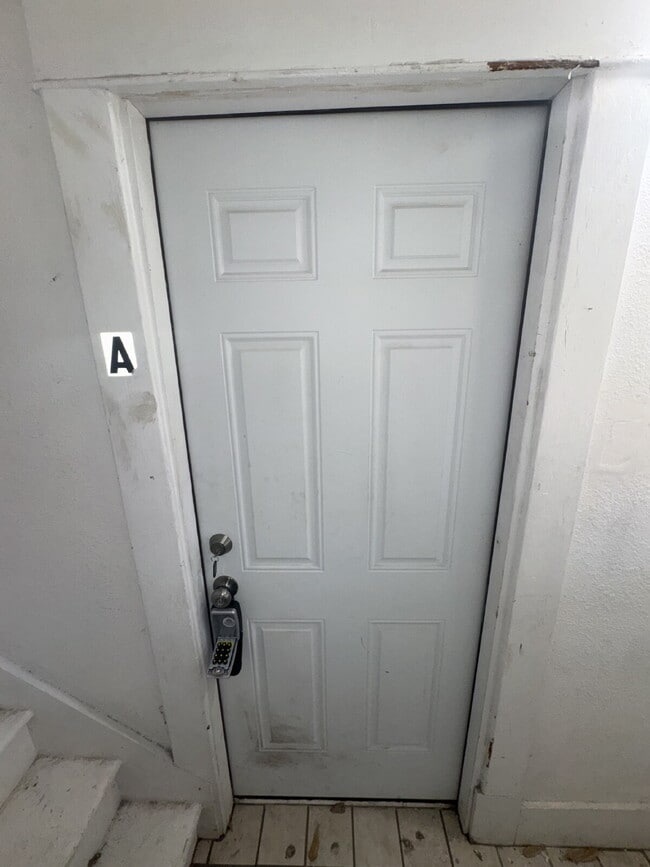 207 S Clarence St in Wichita, KS - Building Photo - Building Photo