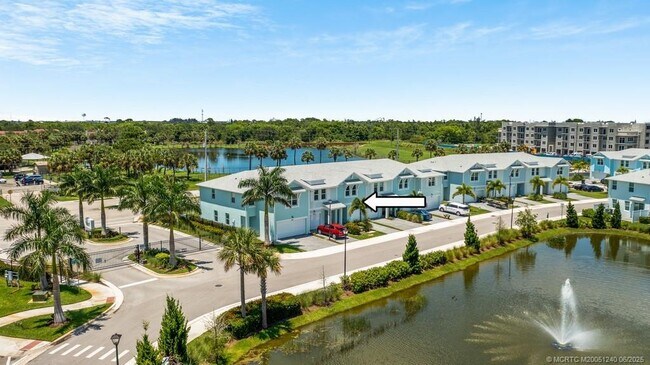 325 SE Halifax Ln in Stuart, FL - Building Photo - Building Photo