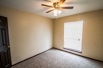 511 Jamaica Dr in San Antonio, TX - Building Photo - Building Photo