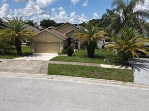 1717 Burnham Ct in Clermont, FL - Foto de edificio - Building Photo