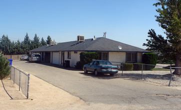 21076 Multnomah Rd in Apple Valley, CA - Building Photo - Building Photo