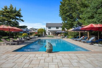 525 S Harbor Rd in Southold, NY - Building Photo - Building Photo