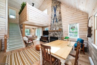 30 Onteora Rd in Highland Lakes, NJ - Building Photo - Building Photo