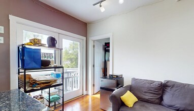 237 Norfolk St, Unit 6 in Cambridge, MA - Foto de edificio - Building Photo