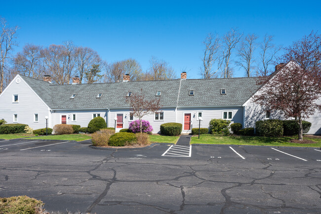 Liberty Street in Plymouth, MA - Foto de edificio - Building Photo