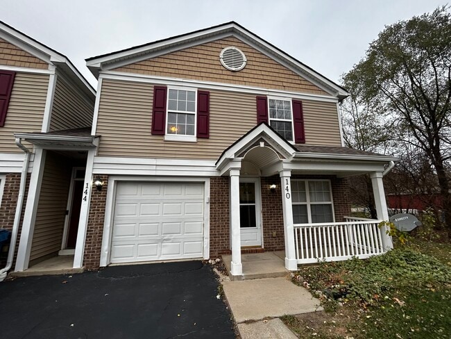 140 Holly Pines Ct, Unit Holly Pines Ct in Holly, MI - Building Photo - Building Photo