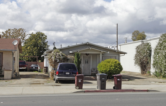 582-586 A St in Hayward, CA - Foto de edificio - Building Photo