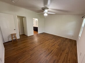 12428 SW Archer Rd in Archer, FL - Building Photo - Building Photo