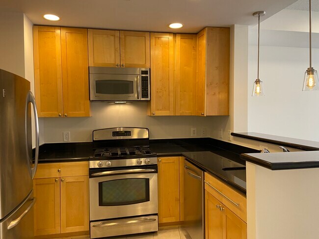 3600 S Glebe Rd, Unit 427 in Arlington, VA - Foto de edificio - Building Photo