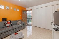 605 N Wolf Rd photo'